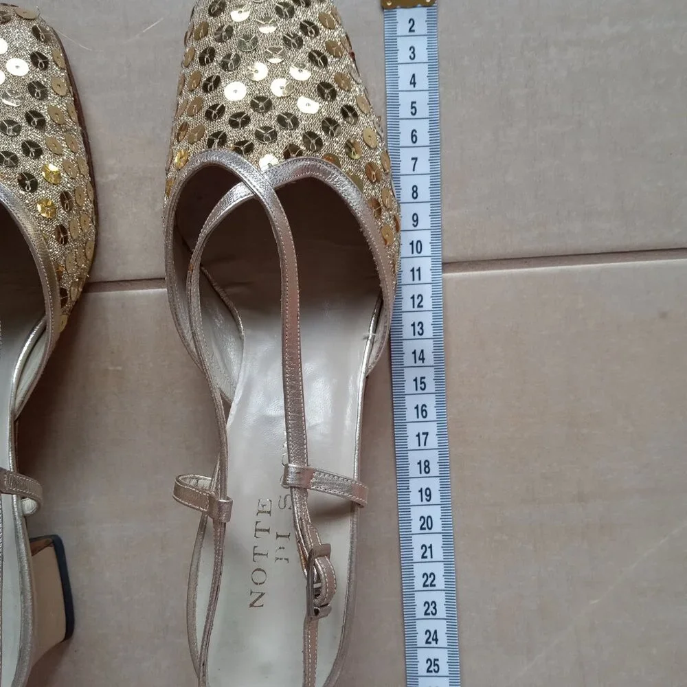 VINTAGE GOLD LAMÉ & SEQUIN SHOE - Picture 11 of 14